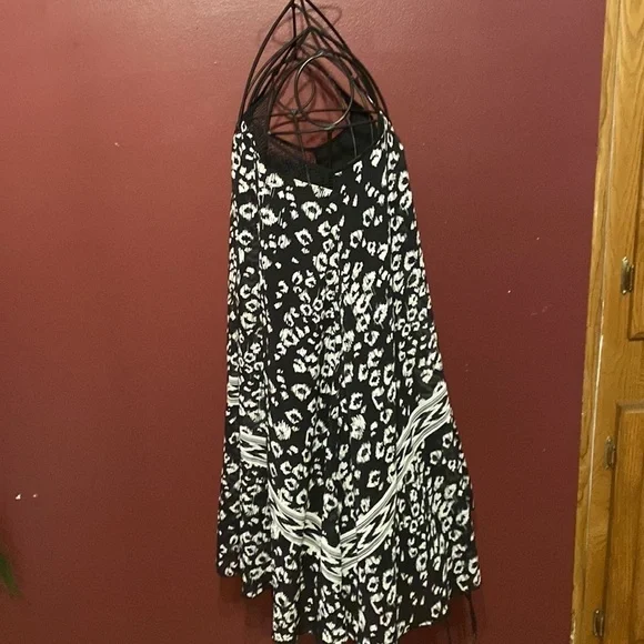 Express dress​​​ - Picture 3 of 8